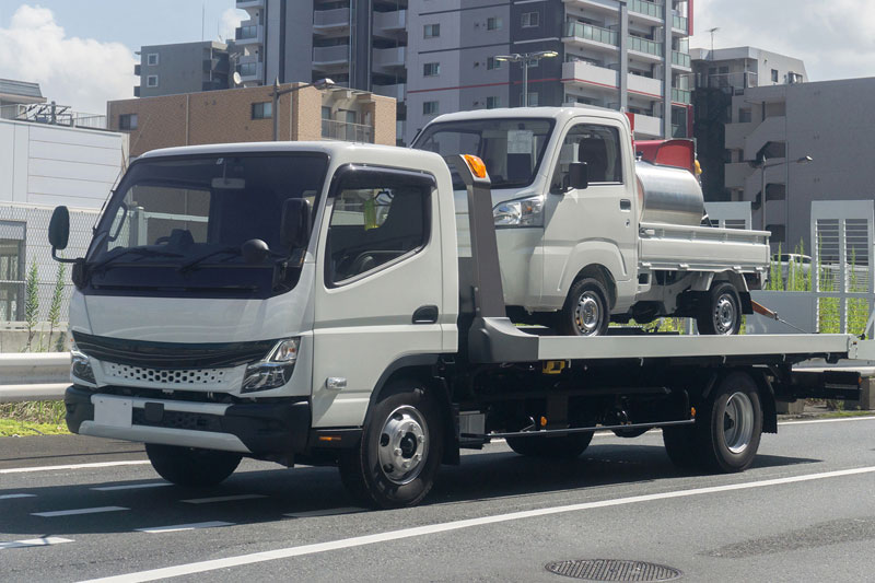 動かない車があり困っている